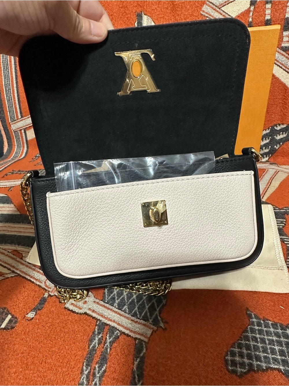 LOUIS VUITTON ❤️🌟LOCKME TENDER BAG WITH GOLD HADRWARE MICROCHIP⭐️ - Picture 9 of 12